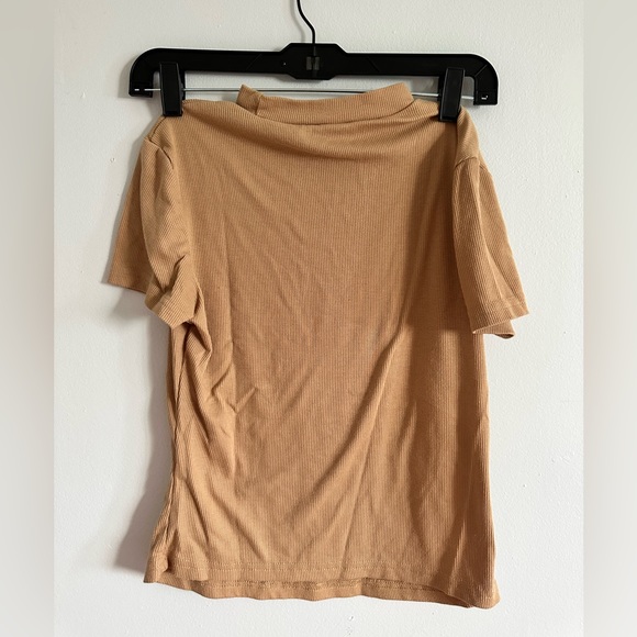 Ribbed turtleneck top - Picture 2 of 2